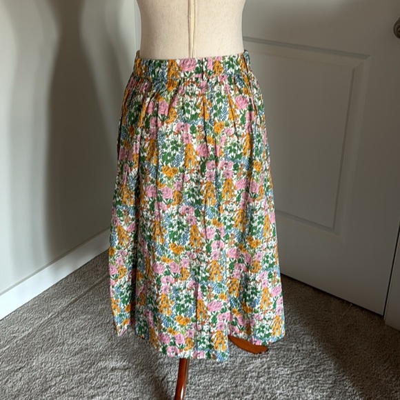 J. Crew Button-up midi skirt Liberty fabric Mini Floral Walk size 6 fits like 4 - Picture 6 of 10